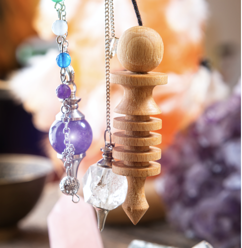 Using pendulums for spiritual dowsing Using pendulums for spiritual dowsing
